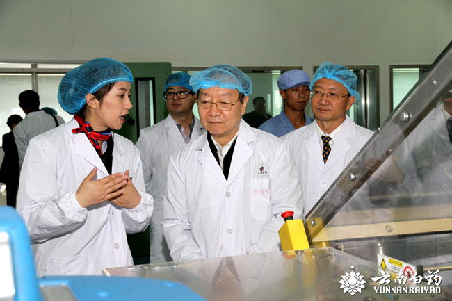 山东省政协副主席陈光一行在省政协经济委副主任郝蜀东等同志陪同下